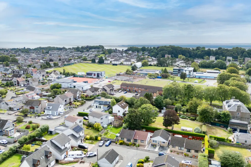 ded84feb3fddefa88ce571dbedf025bfb12394bdf2acdaae733e276d63cd9311 27fe1aa1e9 v0 w1280xh0 rDEF.jpg