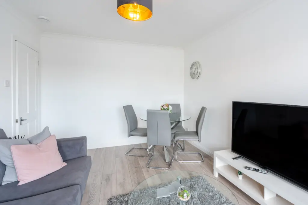 ebdef920f88df0f8d2c9b219c954a9b27e15005e050e10412a875e5f9a23c9ba 27fe1aa1e9 v0 w1280xh0 rDEF.jpg