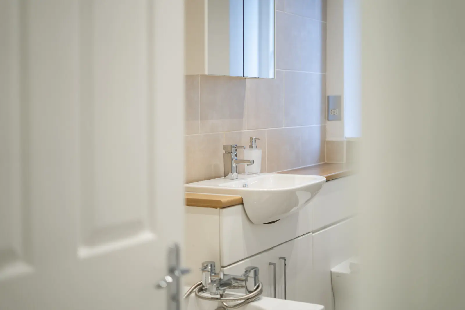 edc7862545c643dbb7cc0ccdcc84bbe557c329ab0e1dadf3471e930ec68a19ec a2f108e735 v0.jpg