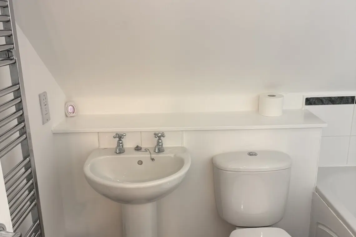 0416bdc1ce11098921dfd89539fb2220de2baf7fde3fbe0940a1e4dcfa544e9d 5e95f3093e v0.jpg