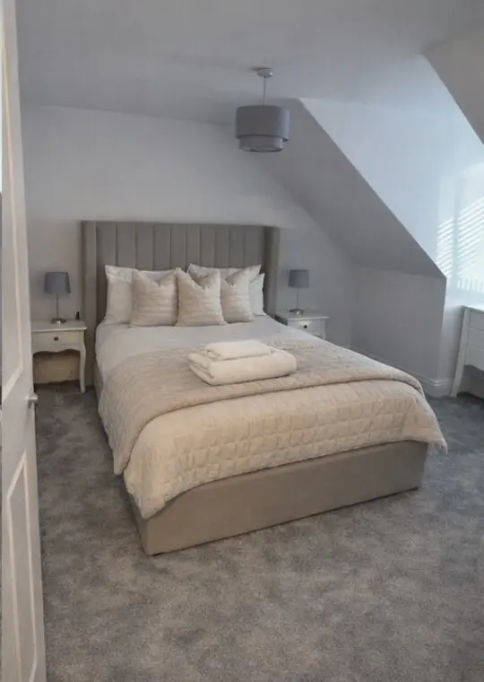 5099e81cd17b883b8143536b7e3be8865cbe79756bad1a069a829d40b2d9cfce 5e95f3093e v0.jpg