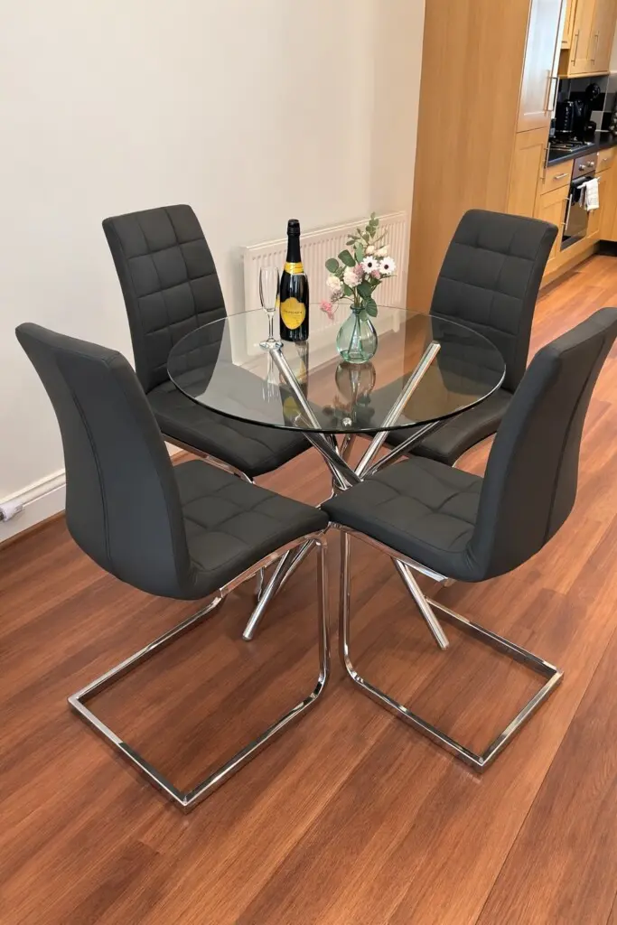 8e8666e3d64a1e560bc0a72dc36f953c5d8379d8c694cca81cb3355d87e9f41f 5e95f3093e v0.jpg