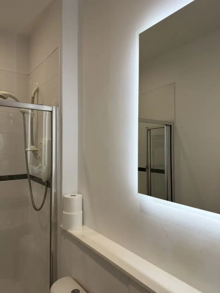 92333f9e32f4580553752a43776404cce64f409e63161a96439e82b9d6453bf4 5e95f3093e v0.jpg