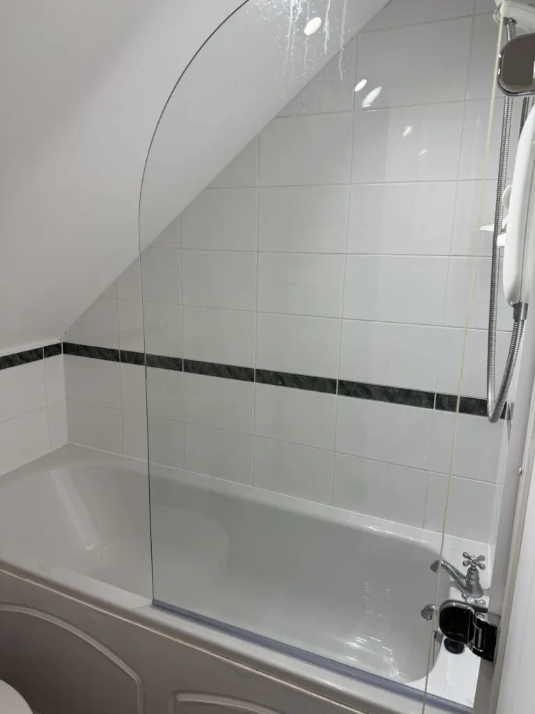 6f6fd8c16798324ce8b38cb2aef6013e9691e78b5cf838594664bf3fc32a8764 5e95f3093e v0 w1280xh0 rDEF.jpg