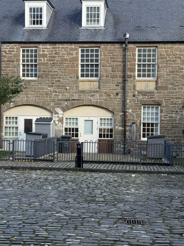 7469dfcd2881a58ea4e9e223d8c897fe8e8c5e98cfa8339c5e1267496fceba82 5e95f3093e v0 w1280xh0 rDEF.jpg